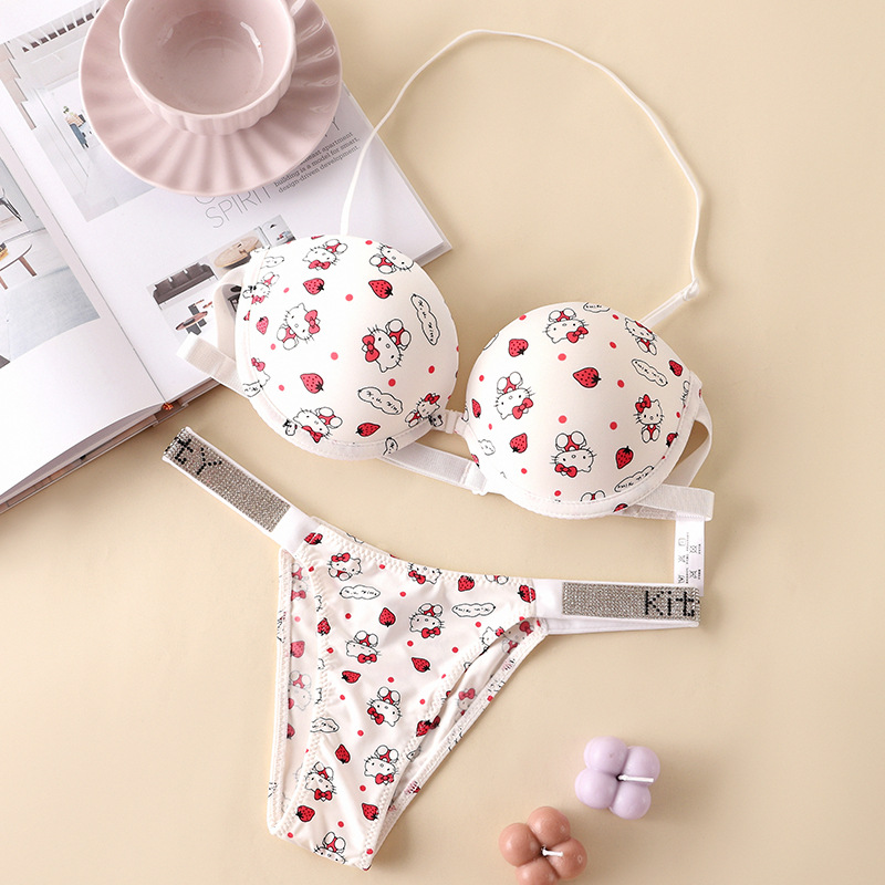 Новый комплект белья Hello Kit – обзор и цена Summer Quotes
